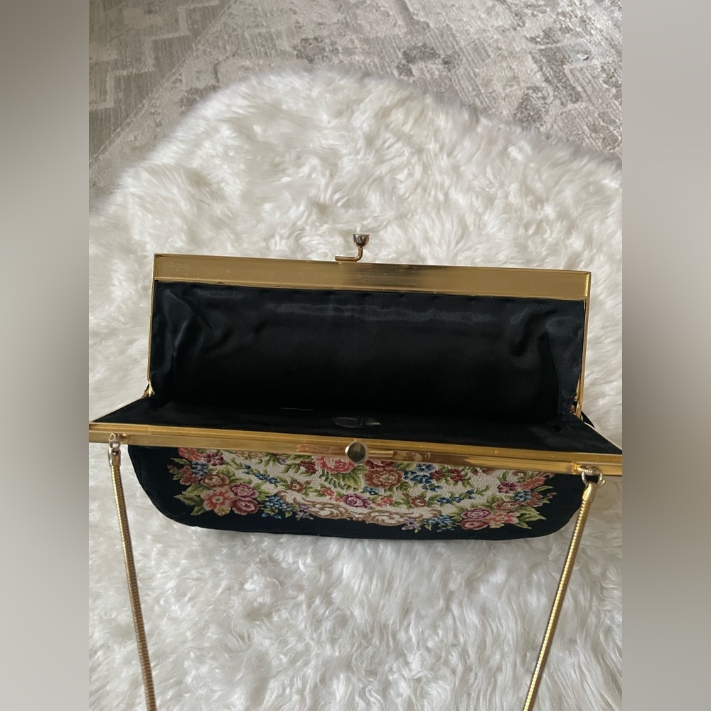 VINTAGE VICTORIAN TAPESTRY CLUTCH - Picture 9 of 11